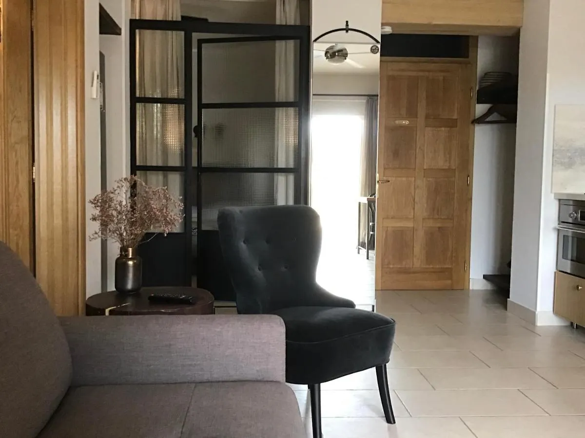 Villa Lantana Vir