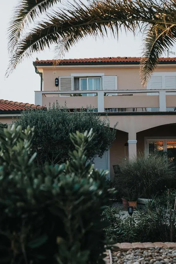 Villa Lantana Vir Lejlighed