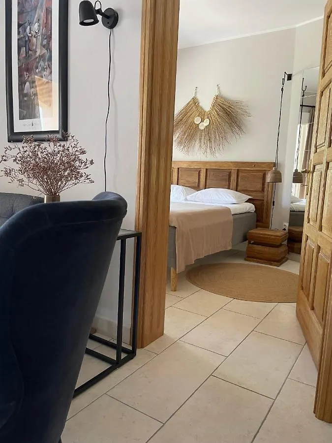 Villa Lantana Vir