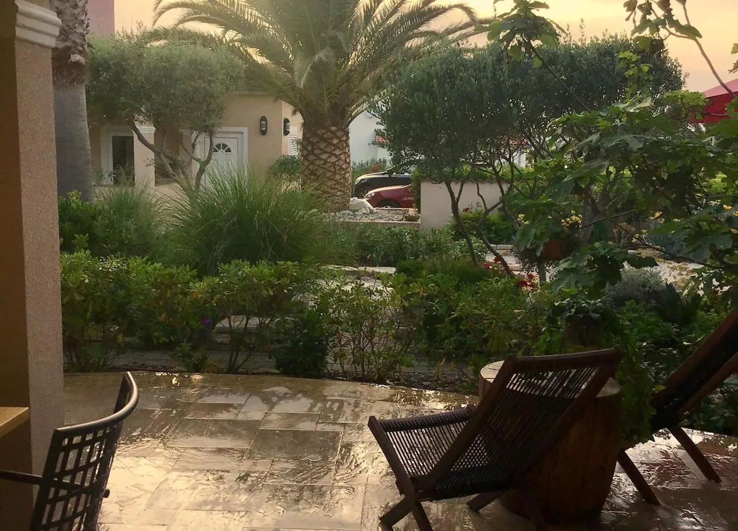 Villa Lantana Vir